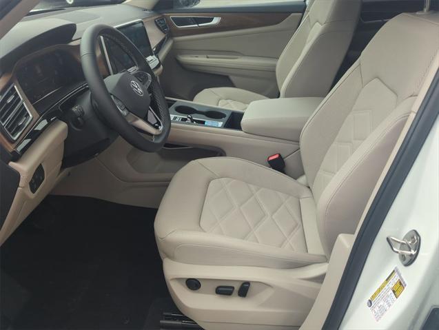 new 2025 Volkswagen Atlas car, priced at $39,006