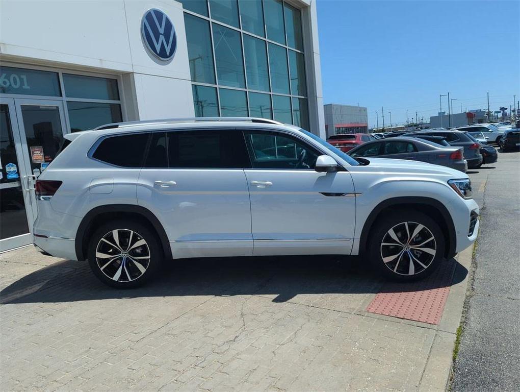 new 2025 Volkswagen Atlas car, priced at $49,848