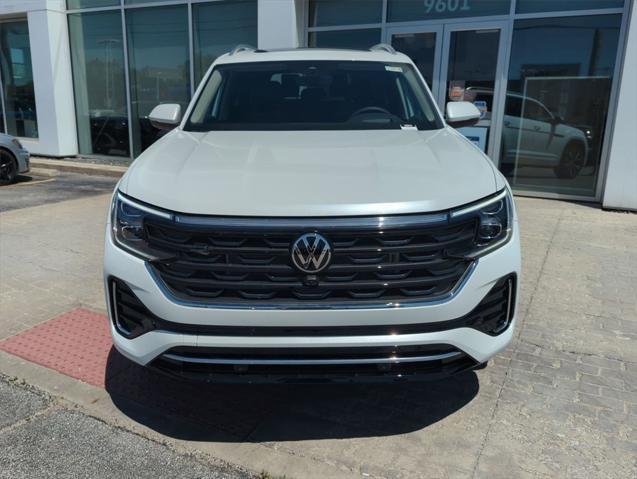 new 2025 Volkswagen Atlas car, priced at $53,348