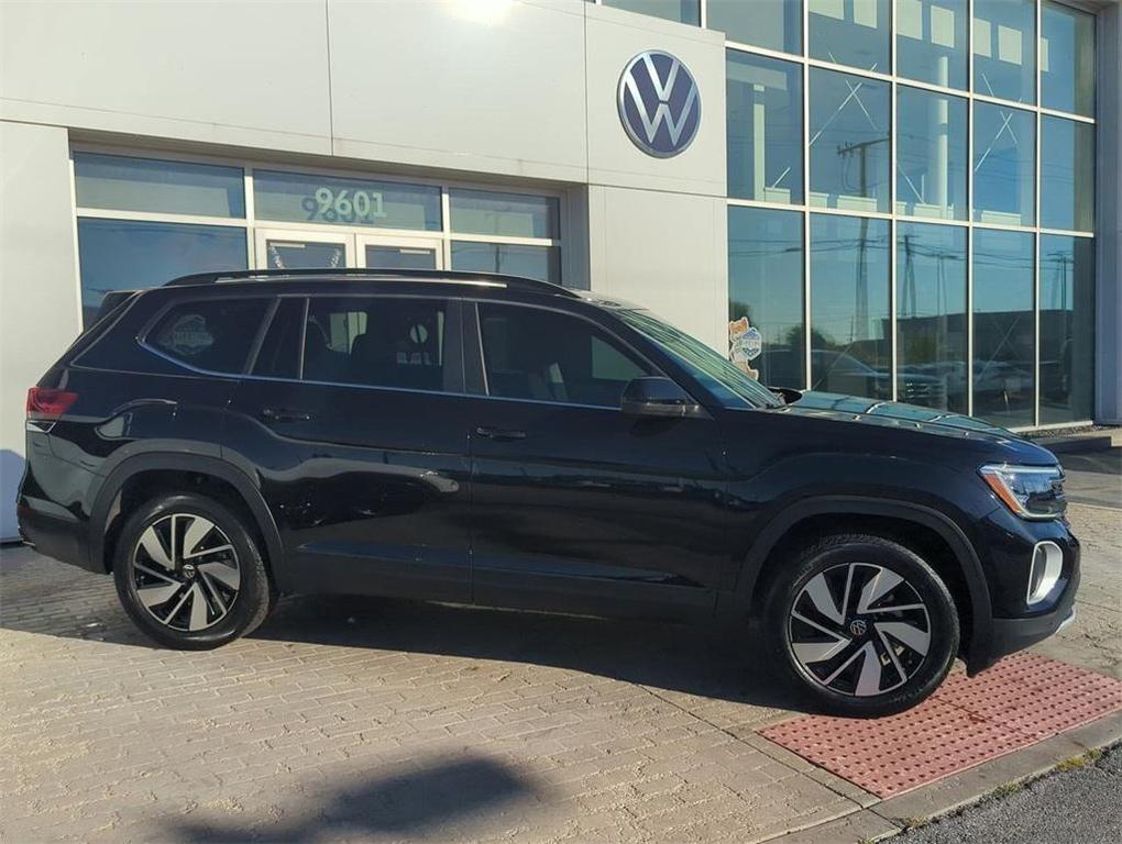 used 2024 Volkswagen Atlas car, priced at $35,295