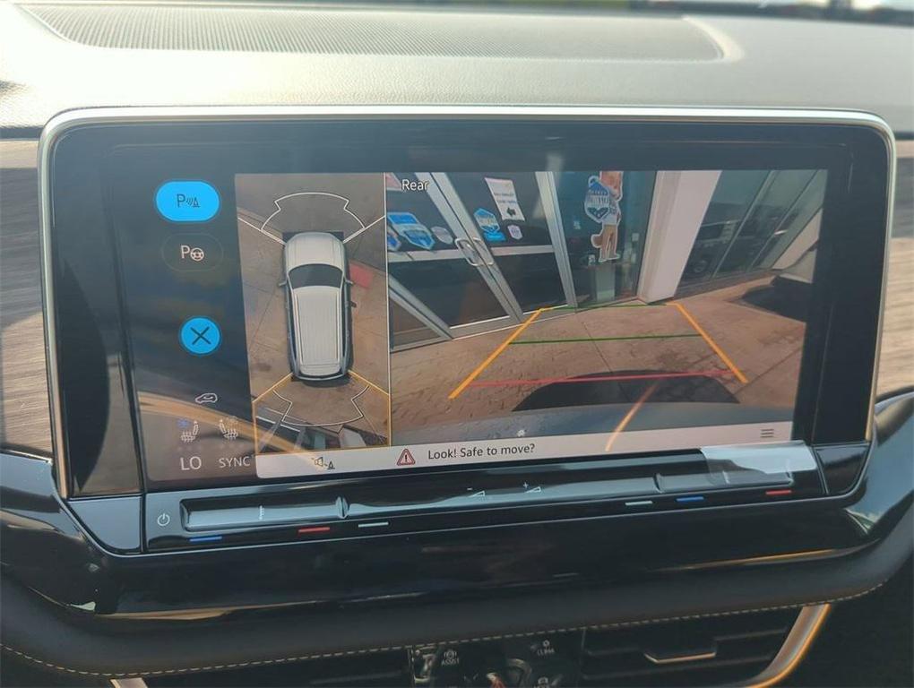 new 2025 Volkswagen Atlas car, priced at $50,604