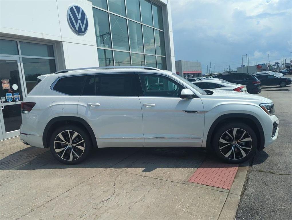 new 2025 Volkswagen Atlas car, priced at $50,604