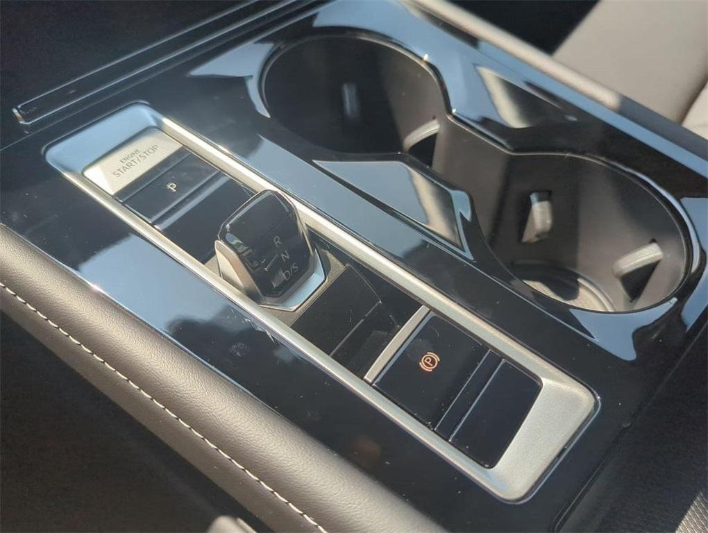 new 2025 Volkswagen Atlas car, priced at $50,604