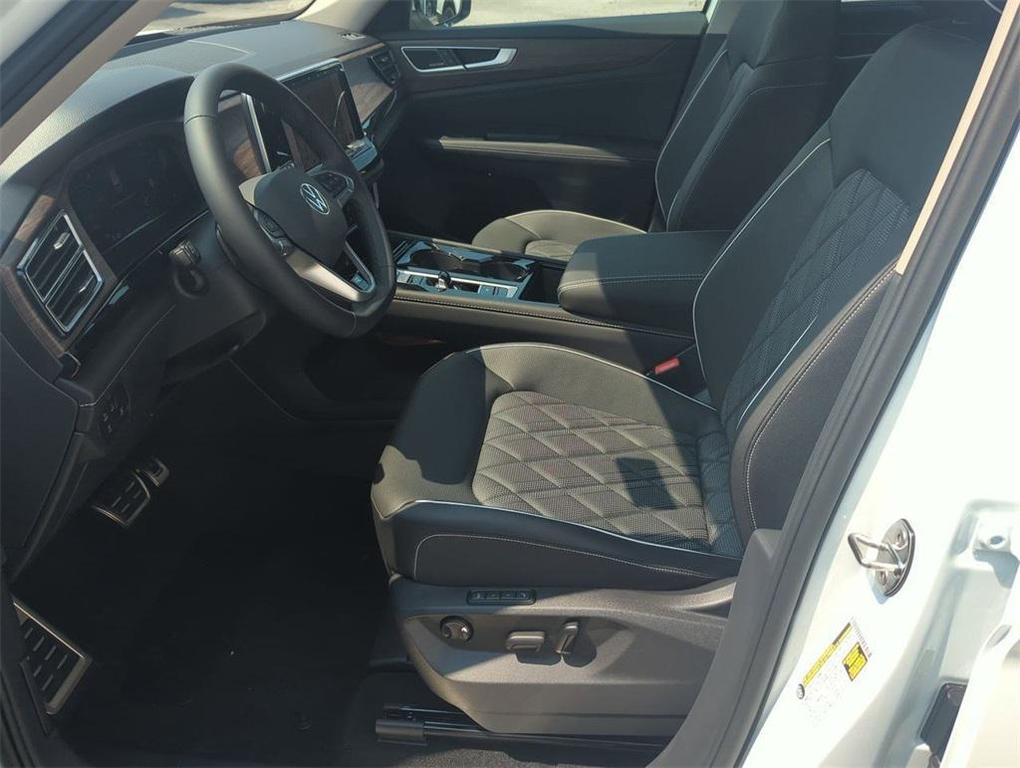 new 2025 Volkswagen Atlas car, priced at $50,604
