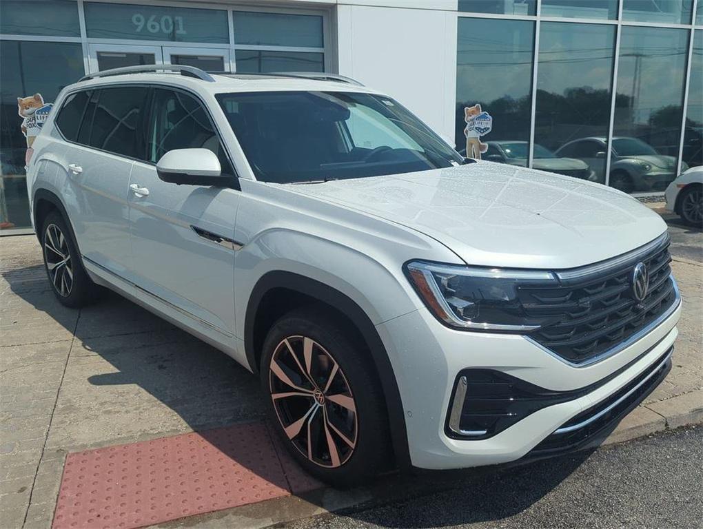 new 2025 Volkswagen Atlas car, priced at $50,604