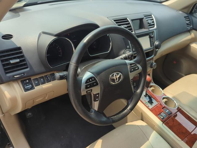 used 2013 Toyota Highlander car, priced at $11,500