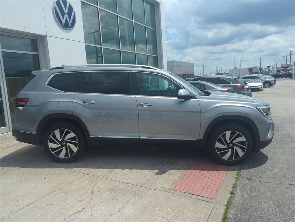 new 2025 Volkswagen Atlas car, priced at $44,328