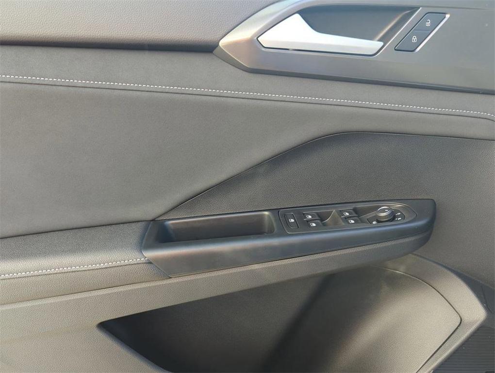 new 2025 Volkswagen Taos car, priced at $30,553