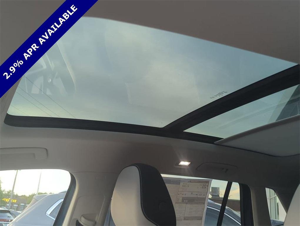 new 2025 Volkswagen Tiguan car, priced at $35,707