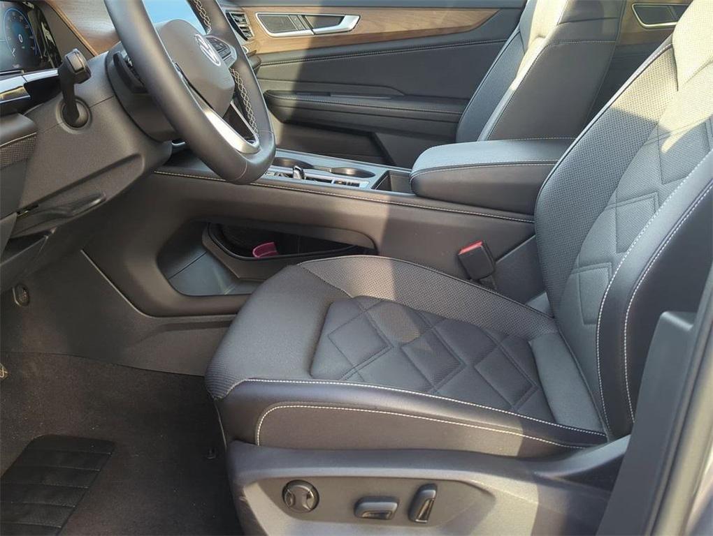 used 2024 Volkswagen Atlas car, priced at $32,279