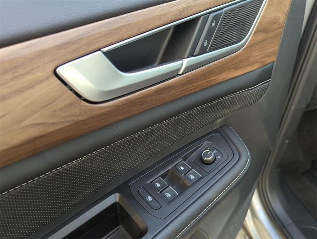 used 2024 Volkswagen Atlas car, priced at $32,279