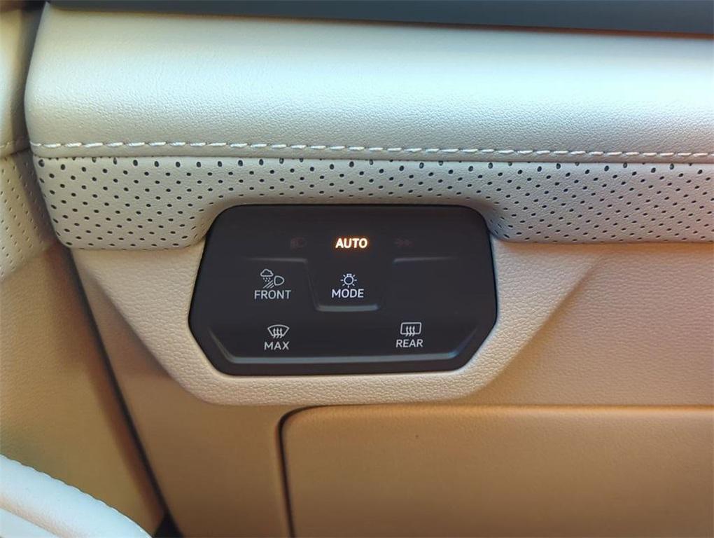 new 2025 Volkswagen Atlas car, priced at $40,246