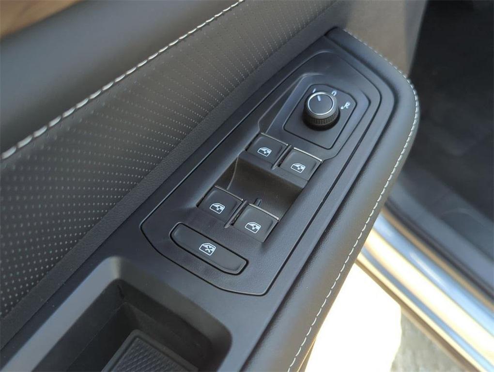 new 2026 Volkswagen Atlas car, priced at $42,311