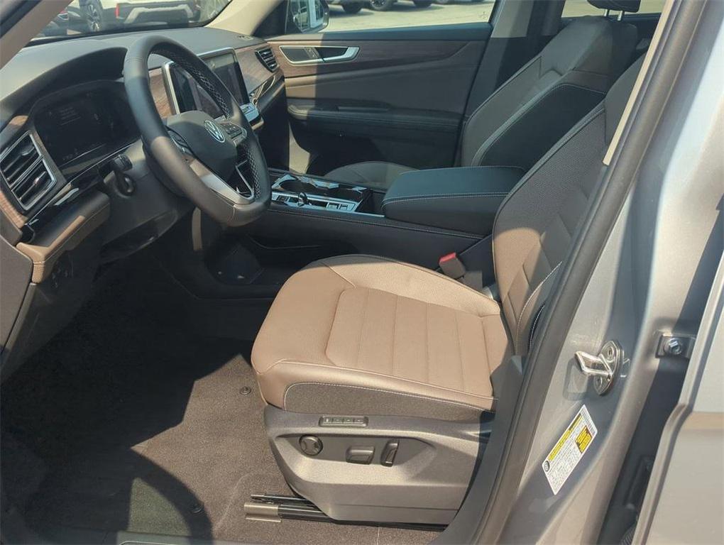 new 2025 Volkswagen Atlas car, priced at $44,399