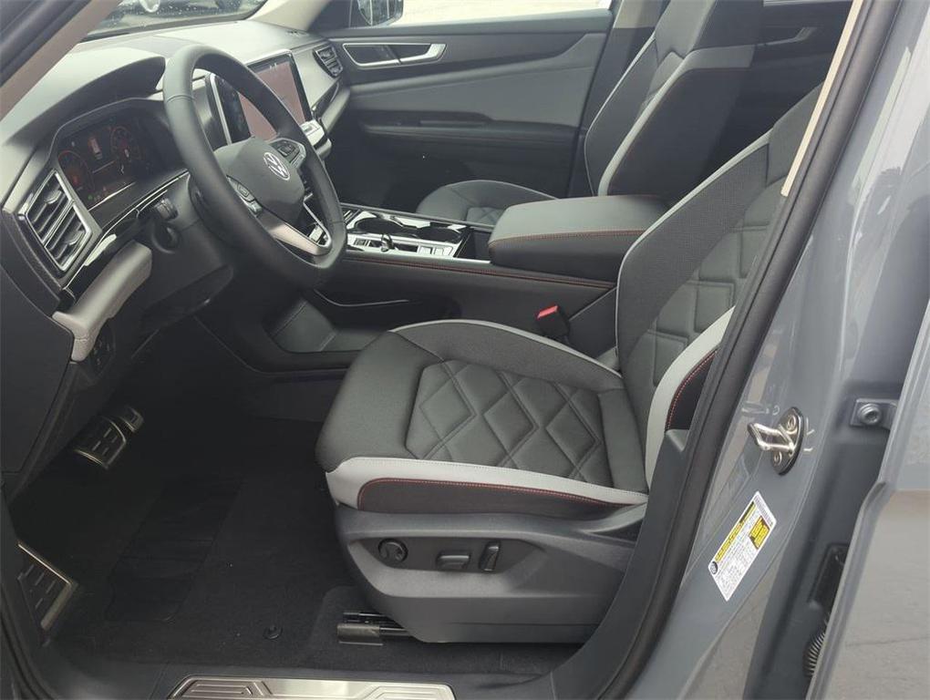 new 2025 Volkswagen Atlas car, priced at $44,514