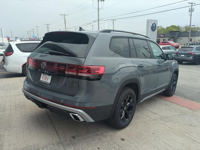 new 2025 Volkswagen Atlas car, priced at $46,014