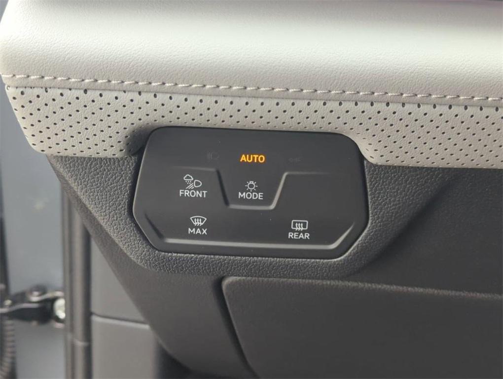new 2025 Volkswagen Atlas car, priced at $44,514