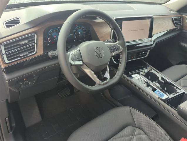 new 2025 Volkswagen Atlas car, priced at $42,604