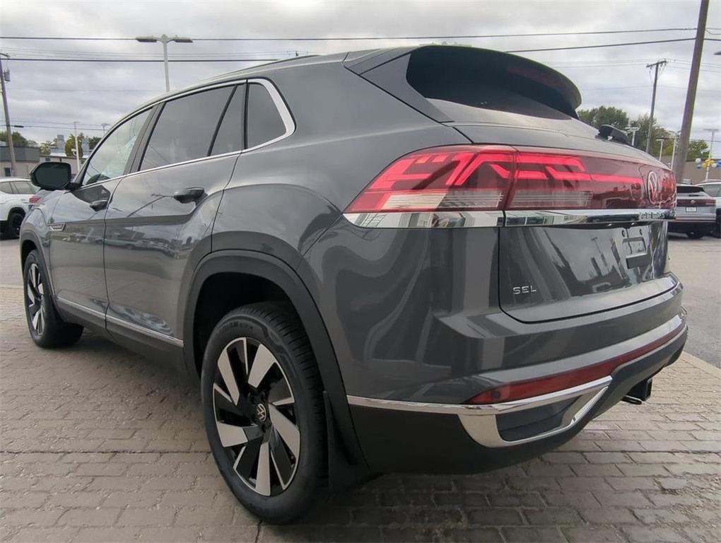 new 2026 Volkswagen Atlas Cross Sport car, priced at $51,133