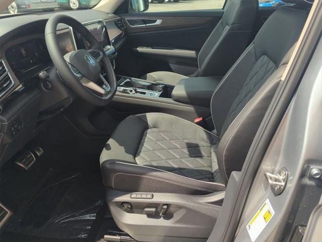 new 2025 Volkswagen Atlas car, priced at $51,911