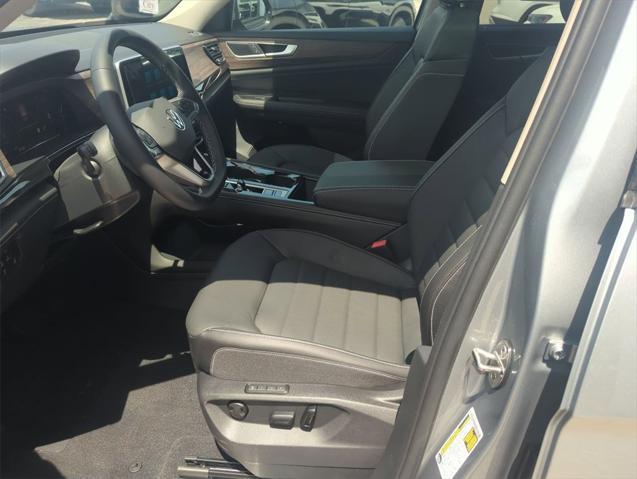 new 2025 Volkswagen Atlas car, priced at $48,670
