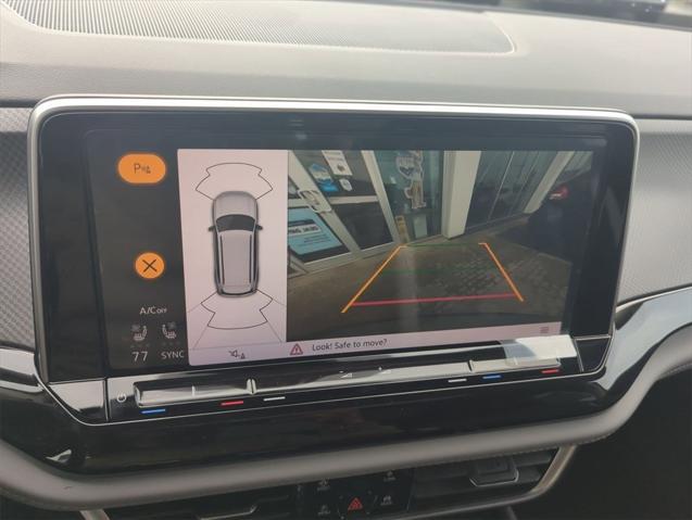 new 2025 Volkswagen Atlas car, priced at $45,404