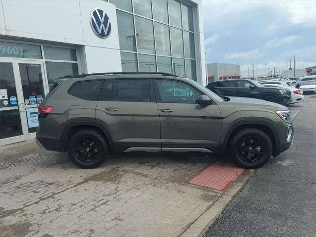 new 2025 Volkswagen Atlas car, priced at $44,904