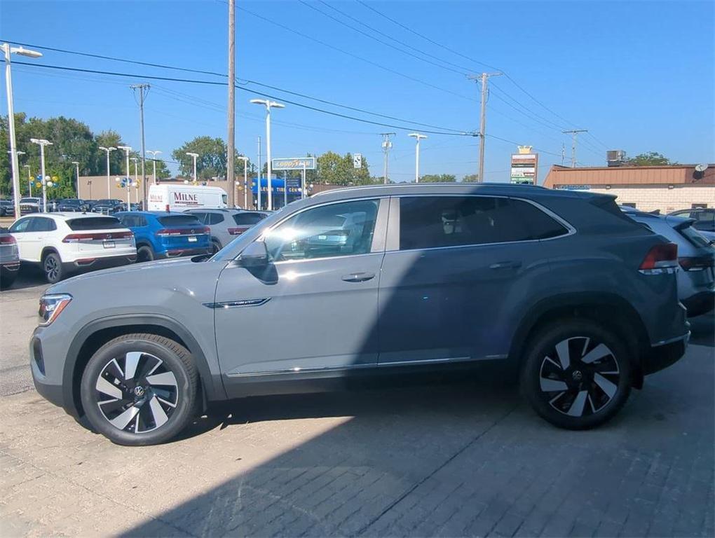 new 2026 Volkswagen Atlas Cross Sport car, priced at $51,376