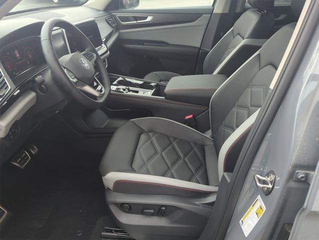 new 2025 Volkswagen Atlas car, priced at $45,097