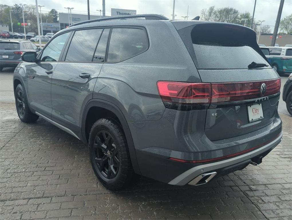 new 2025 Volkswagen Atlas car, priced at $44,097