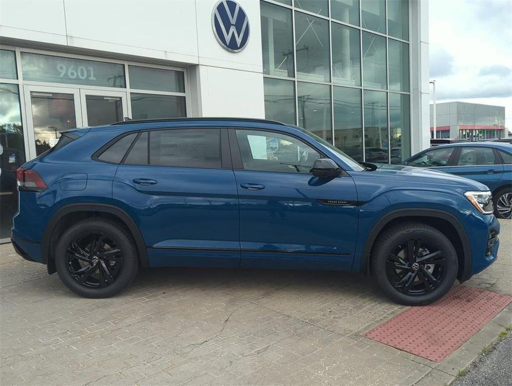 new 2026 Volkswagen Atlas Cross Sport car, priced at $53,371