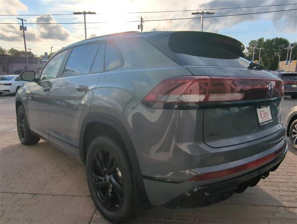 new 2026 Volkswagen Atlas Cross Sport car, priced at $53,326