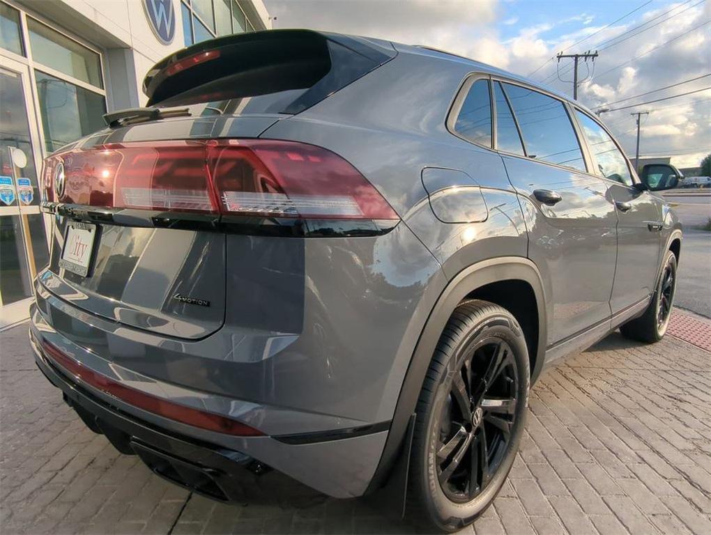 new 2026 Volkswagen Atlas Cross Sport car, priced at $53,326