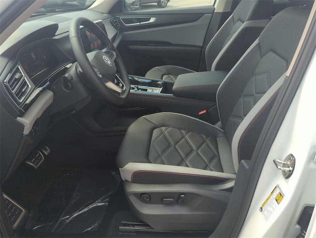 new 2025 Volkswagen Atlas car, priced at $44,258