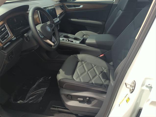 new 2025 Volkswagen Atlas car, priced at $39,006