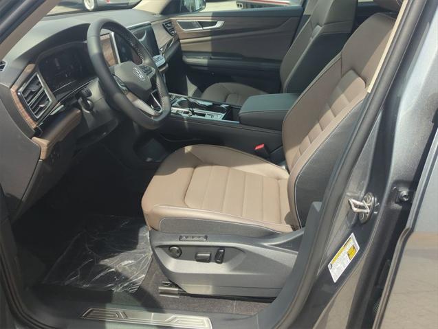 new 2025 Volkswagen Atlas car, priced at $47,670