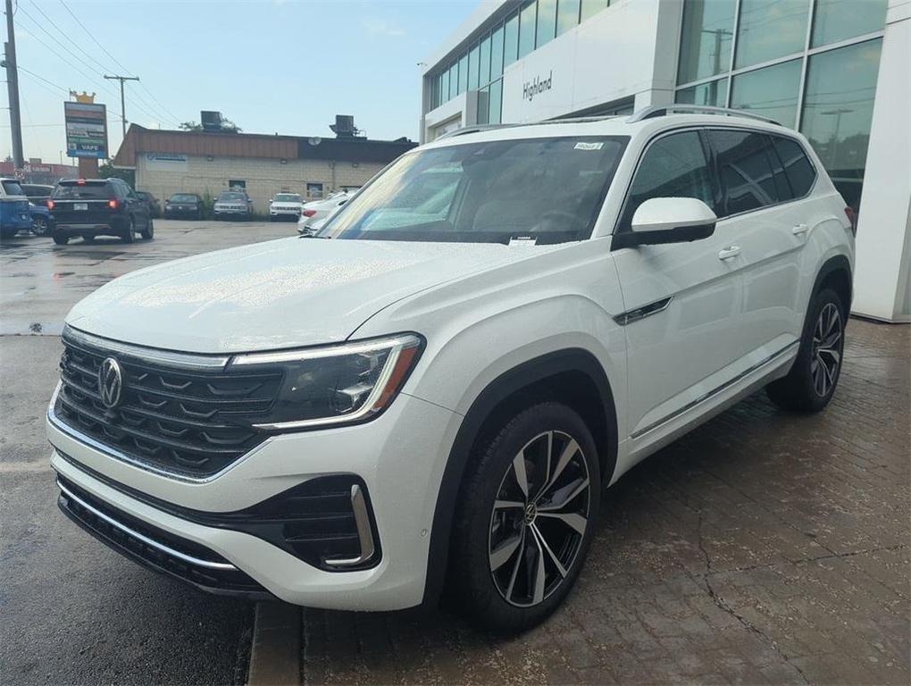 new 2025 Volkswagen Atlas car, priced at $49,604