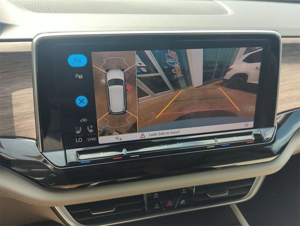new 2025 Volkswagen Atlas car, priced at $49,604