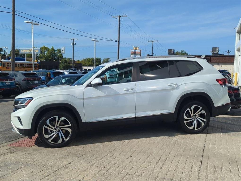 used 2022 Volkswagen Atlas car, priced at $28,000