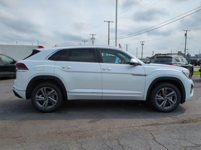 new 2024 Volkswagen Atlas Cross Sport car, priced at $45,196