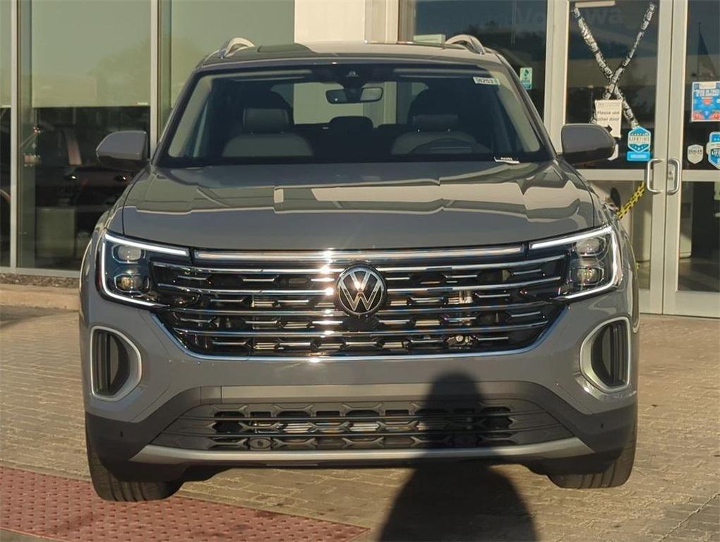 new 2026 Volkswagen Atlas car, priced at $51,081