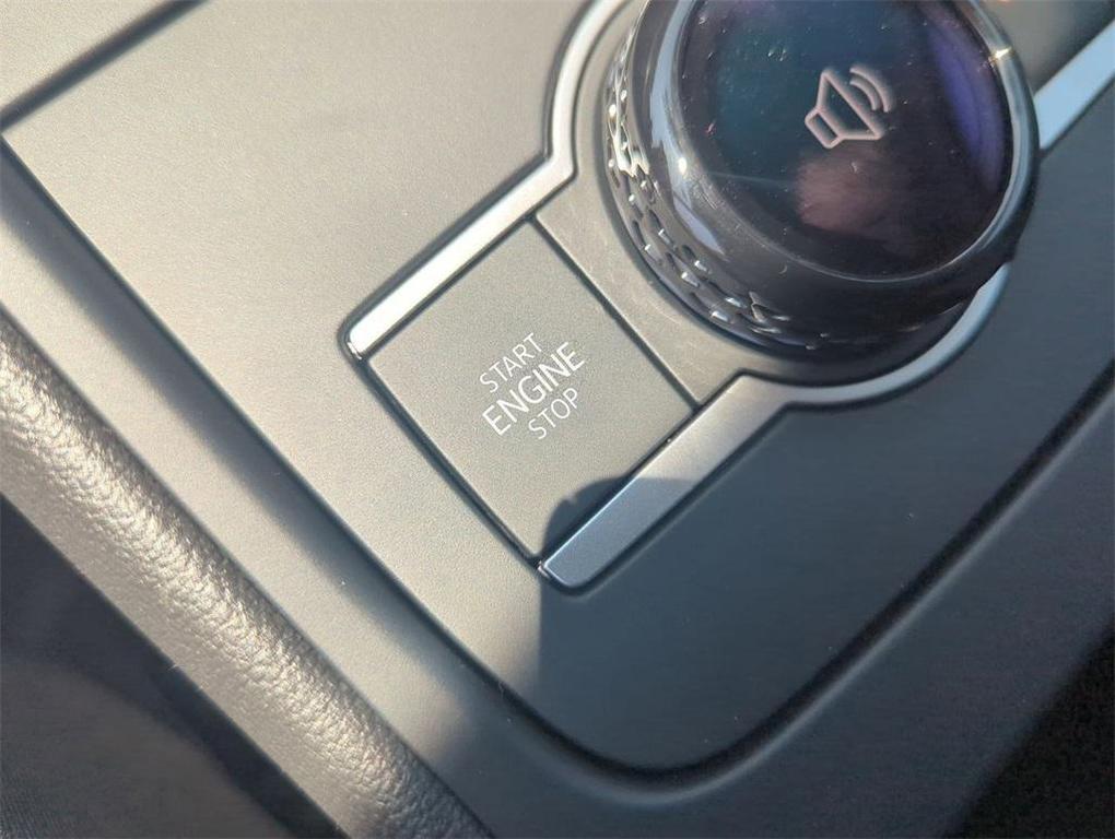 new 2025 Volkswagen Tiguan car, priced at $31,217