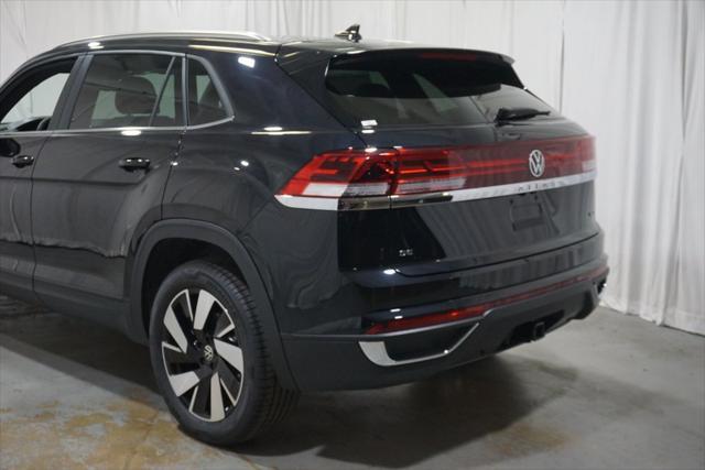 new 2025 Volkswagen Atlas Cross Sport car, priced at $45,091