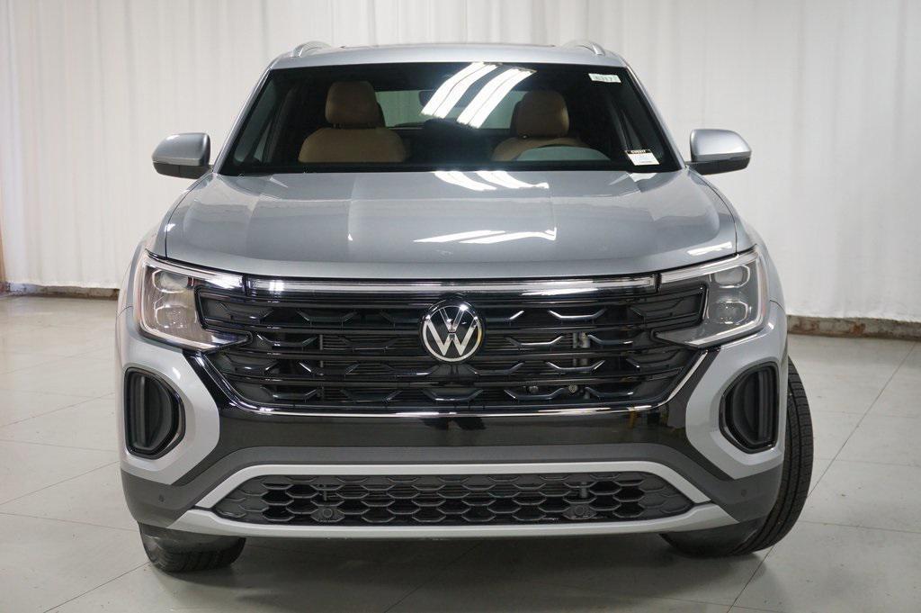 new 2025 Volkswagen Atlas Cross Sport car, priced at $43,103