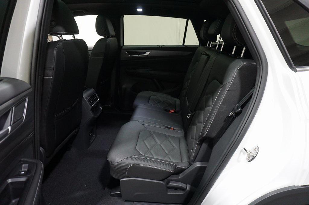 new 2025 Volkswagen Atlas Cross Sport car, priced at $40,195