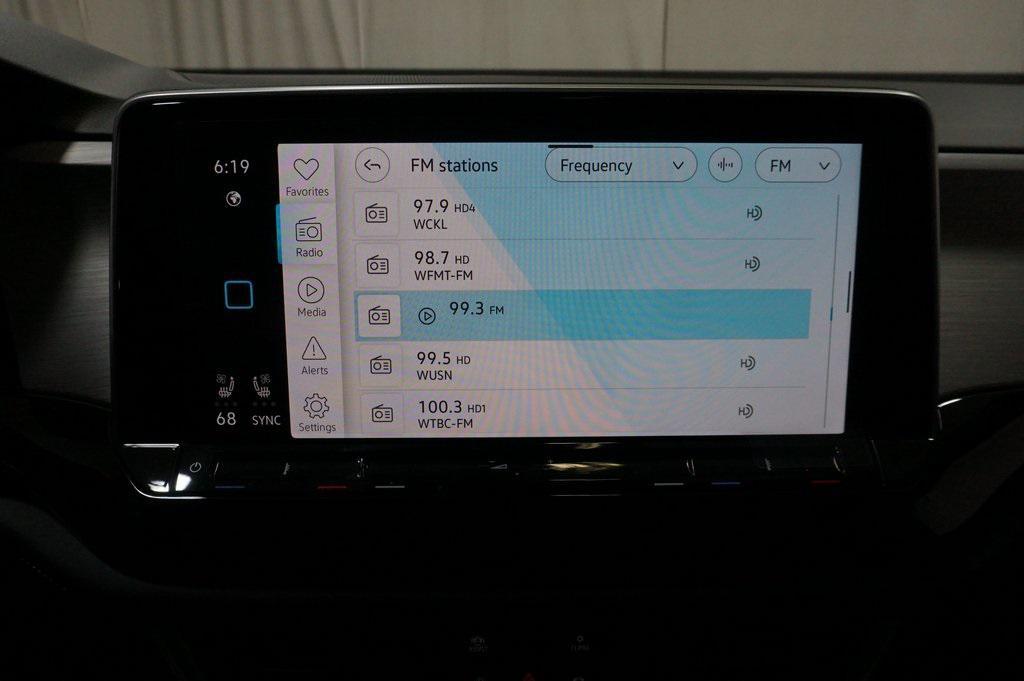 new 2025 Volkswagen Atlas Cross Sport car, priced at $40,195