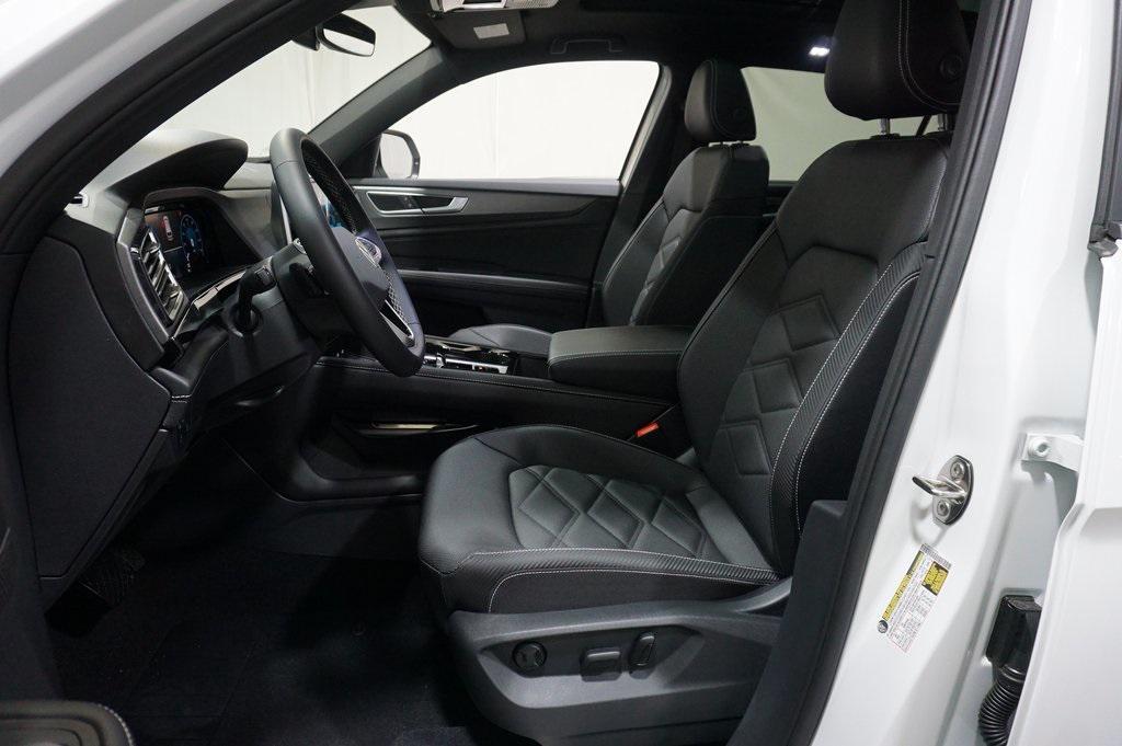 new 2025 Volkswagen Atlas Cross Sport car, priced at $40,195