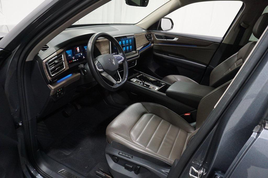 used 2025 Volkswagen Atlas car, priced at $37,990