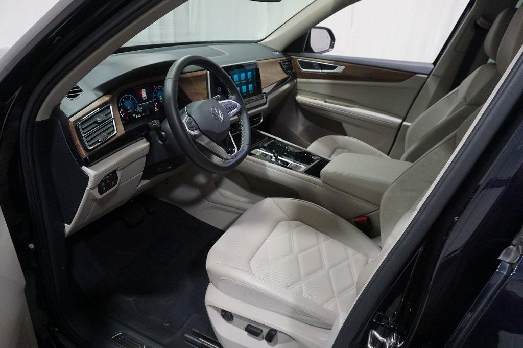 used 2025 Volkswagen Atlas car, priced at $35,990