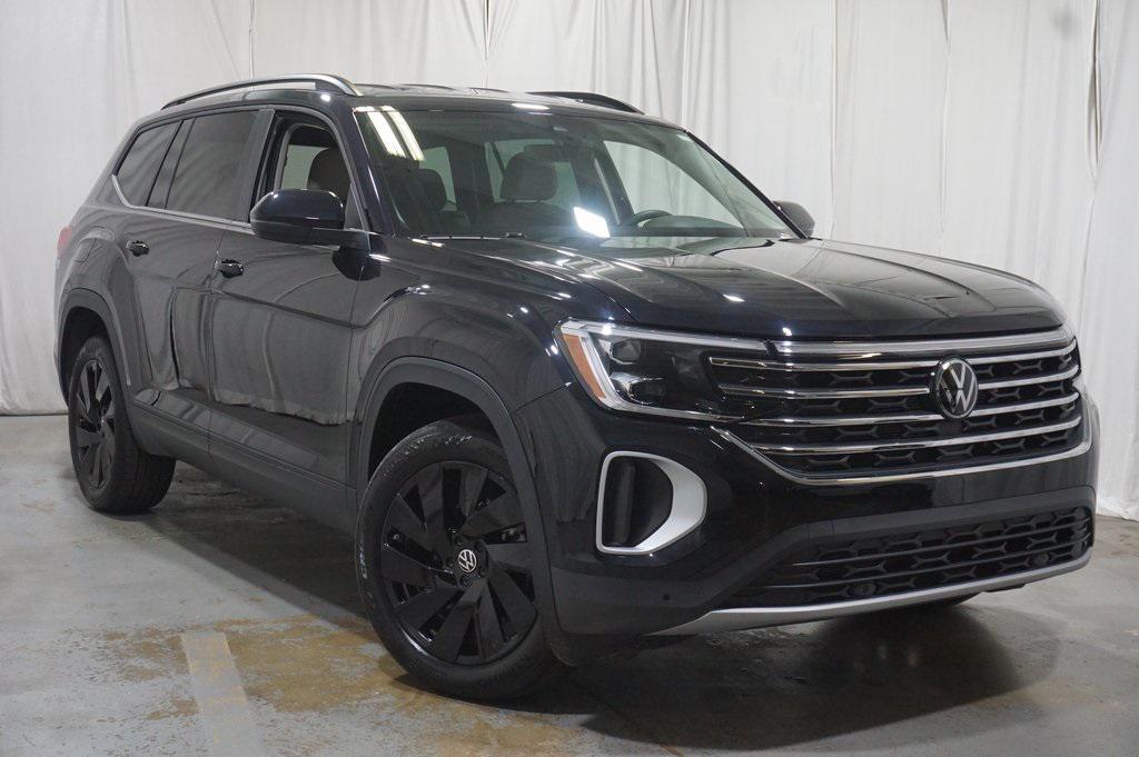 used 2025 Volkswagen Atlas car, priced at $35,990